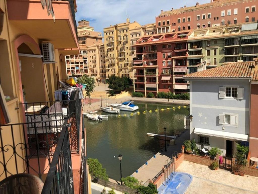 Valencia, Ideally Located 3Bed-2Bath Apart.Few Mints Walk From Beach,Pool,Shop. Port Saplaya Exterior photo